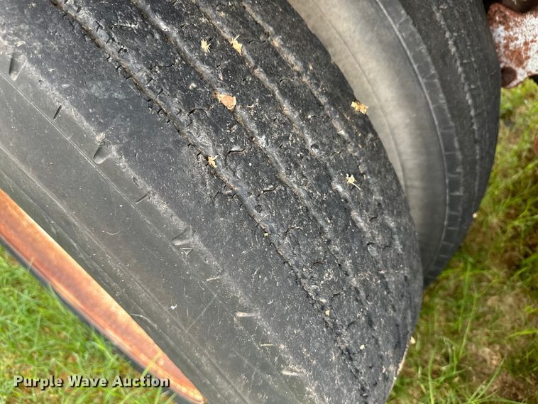 image for item OI9106 1986 Monon dry van trailer