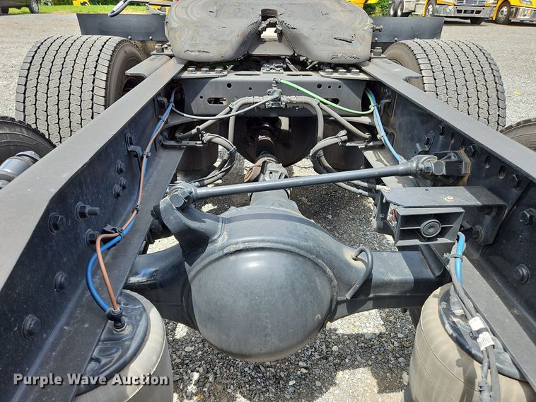 image for item OK9905 2021 Freightliner  Cascadia 126 semi truck