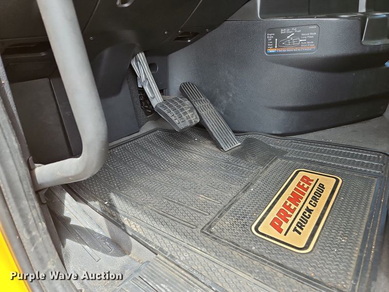 image for item OK9905 2021 Freightliner  Cascadia 126 semi truck