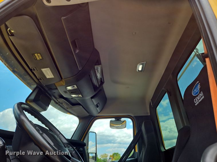 image for item OK9905 2021 Freightliner  Cascadia 126 semi truck