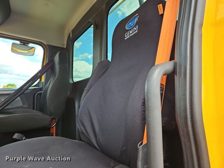 image for item OK9905 2021 Freightliner  Cascadia 126 semi truck