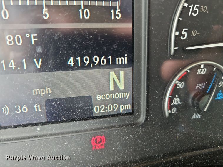 image for item OK9905 2021 Freightliner  Cascadia 126 semi truck