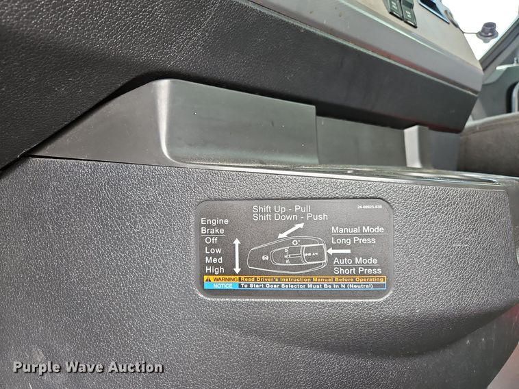 image for item OK9905 2021 Freightliner  Cascadia 126 semi truck