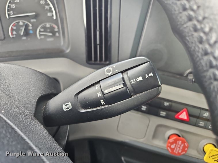 image for item OK9905 2021 Freightliner  Cascadia 126 semi truck