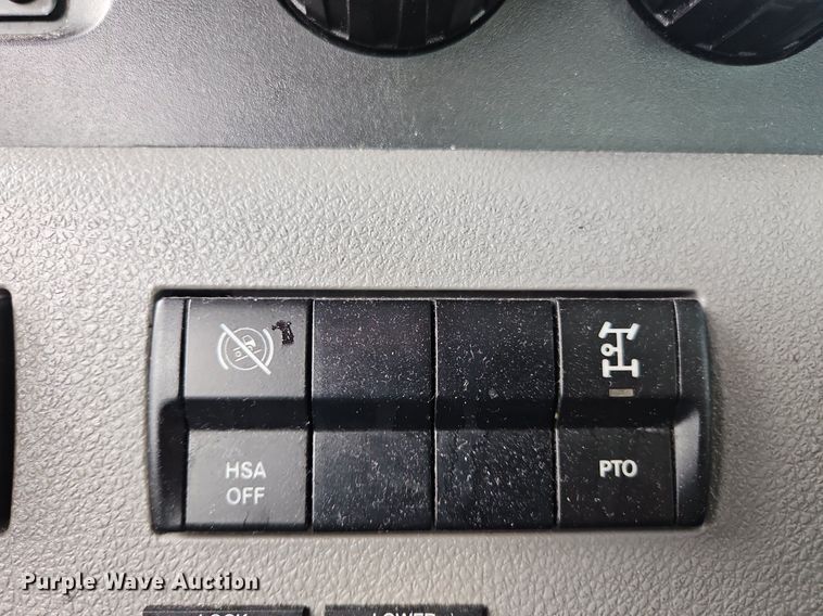 image for item OK9905 2021 Freightliner  Cascadia 126 semi truck