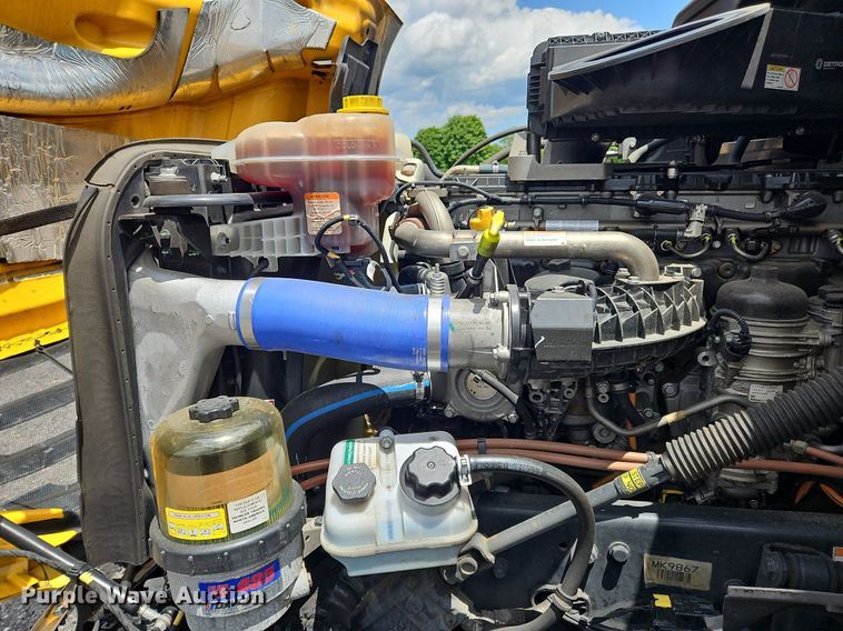 image for item OK9905 2021 Freightliner  Cascadia 126 semi truck