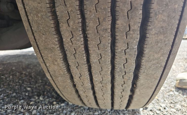 image for item OK9905 2021 Freightliner  Cascadia 126 semi truck