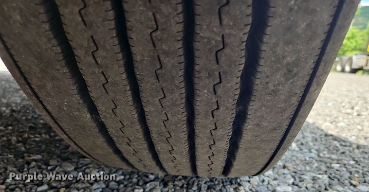 image for item OK9905 2021 Freightliner  Cascadia 126 semi truck