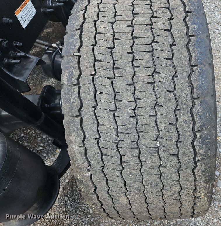 image for item OK9905 2021 Freightliner  Cascadia 126 semi truck