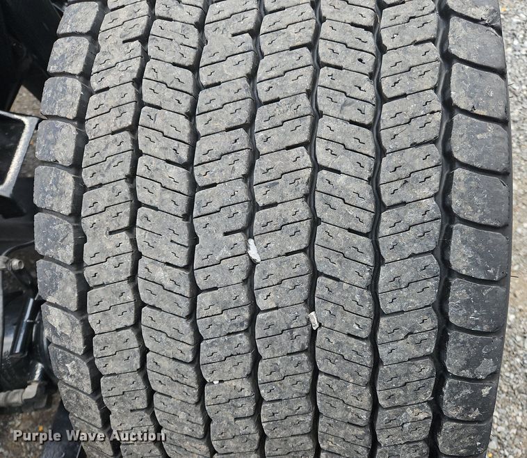 image for item OK9905 2021 Freightliner  Cascadia 126 semi truck