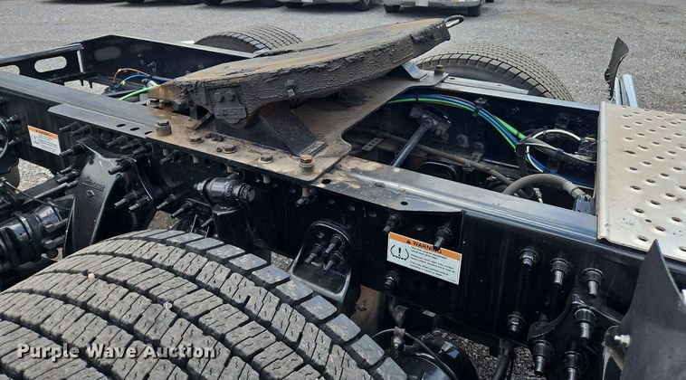 image for item OK9906 2021 Freightliner  Cascadia 126 semi truck