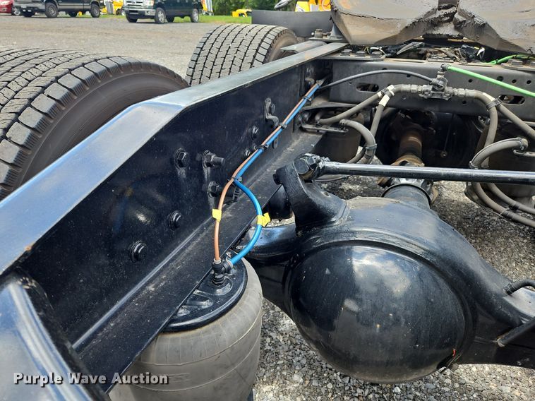 image for item OK9906 2021 Freightliner  Cascadia 126 semi truck