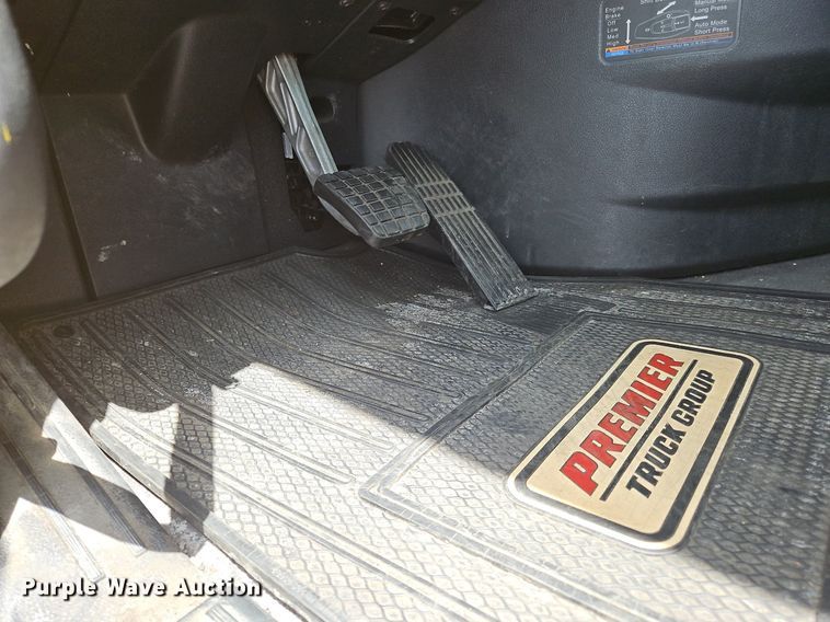 image for item OK9906 2021 Freightliner  Cascadia 126 semi truck