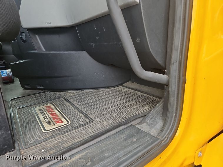 image for item OK9906 2021 Freightliner  Cascadia 126 semi truck