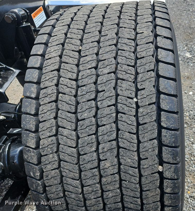 image for item OK9906 2021 Freightliner  Cascadia 126 semi truck