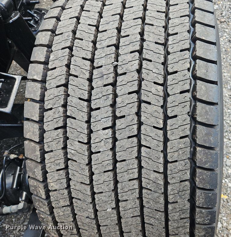 image for item OK9906 2021 Freightliner  Cascadia 126 semi truck