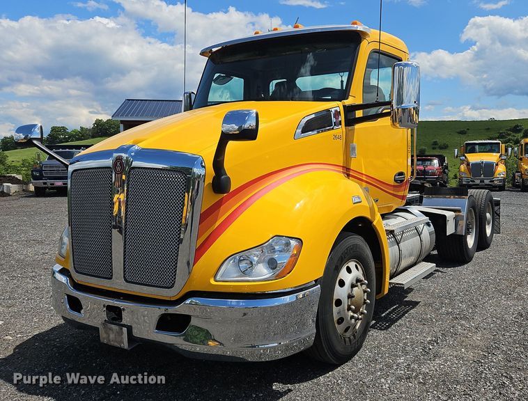 image for item OK9908 2020 Kenworth  T680  semi truck