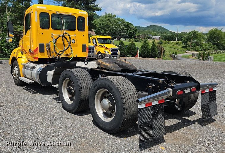 image for item OK9908 2020 Kenworth  T680  semi truck