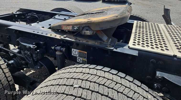 image for item OK9908 2020 Kenworth  T680  semi truck