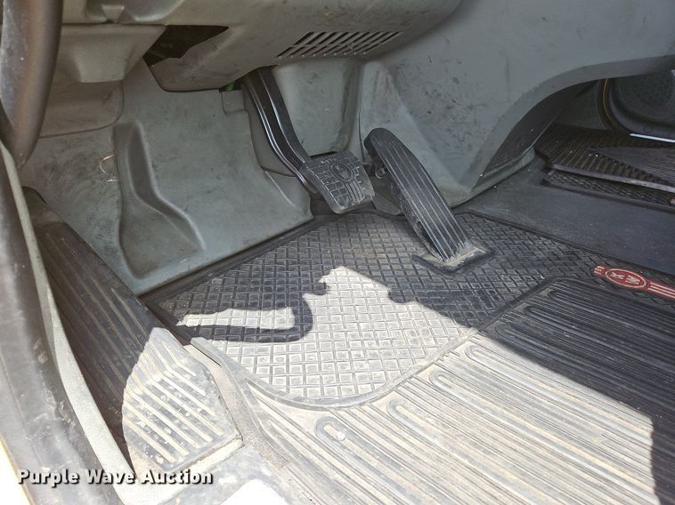 image for item OK9908 2020 Kenworth  T680  semi truck