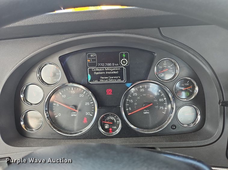 image for item OK9908 2020 Kenworth  T680  semi truck