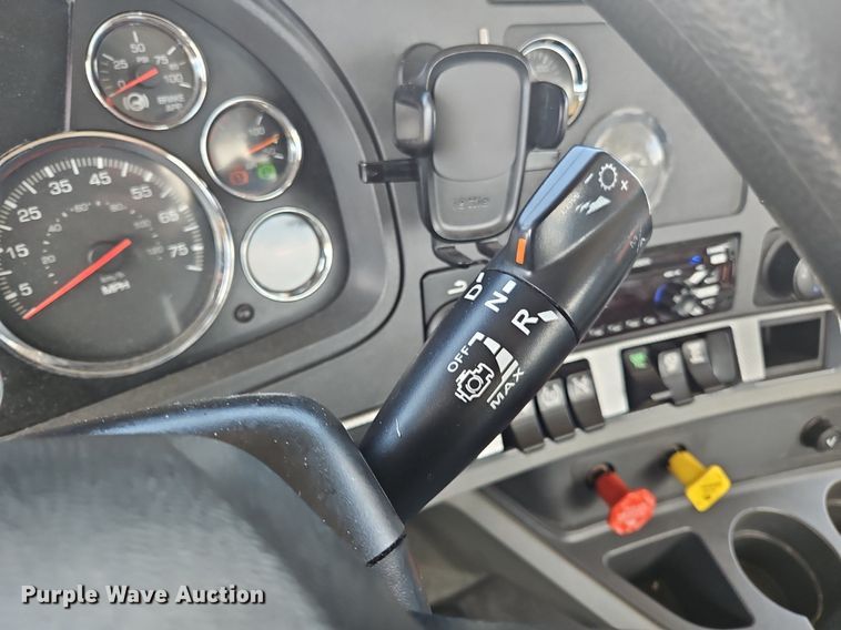 image for item OK9908 2020 Kenworth  T680  semi truck