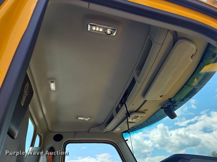 image for item OK9908 2020 Kenworth  T680  semi truck