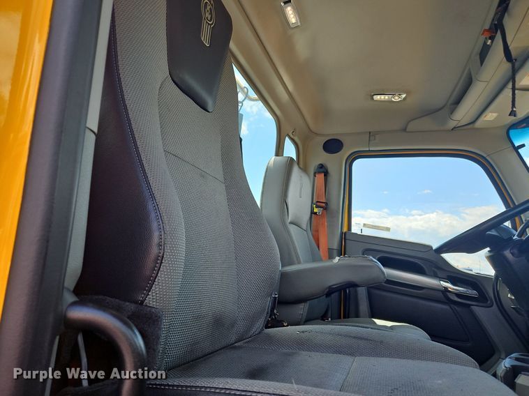 image for item OK9908 2020 Kenworth  T680  semi truck