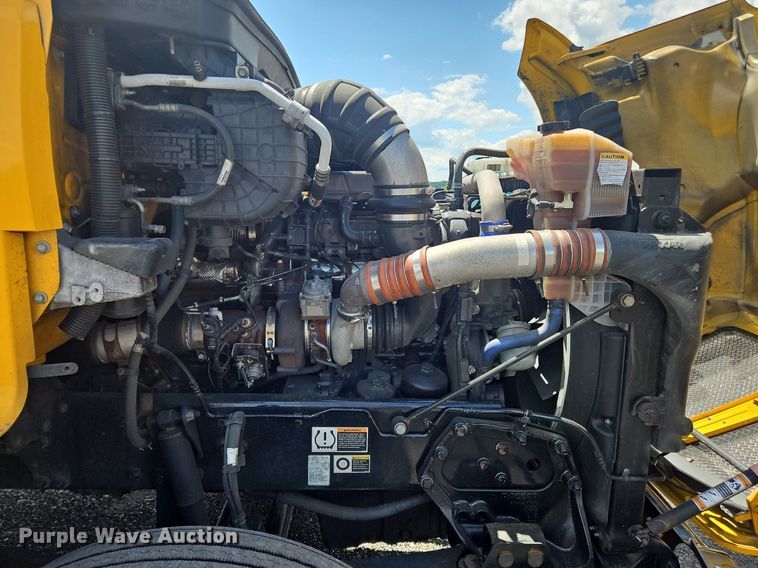 image for item OK9908 2020 Kenworth  T680  semi truck