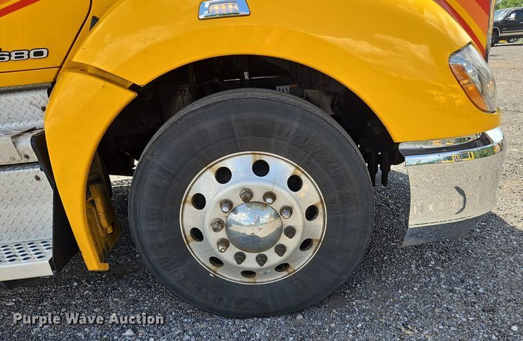 image for item OK9908 2020 Kenworth  T680  semi truck