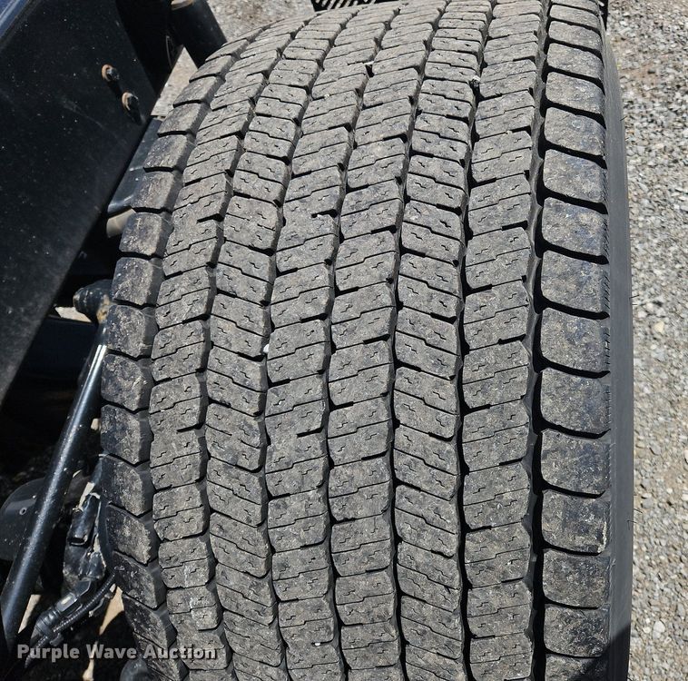 image for item OK9908 2020 Kenworth  T680  semi truck