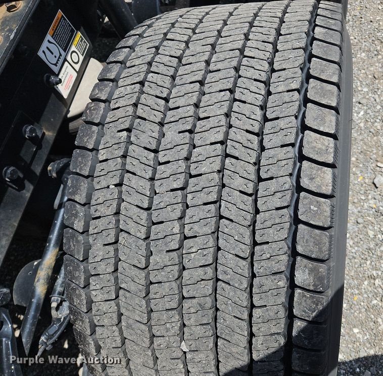 image for item OK9908 2020 Kenworth  T680  semi truck