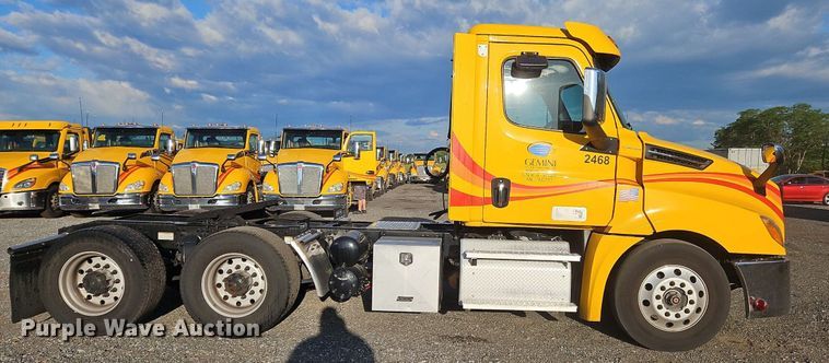 image for item OK9911 2020 Freightliner  Cascadia 126 semi truck