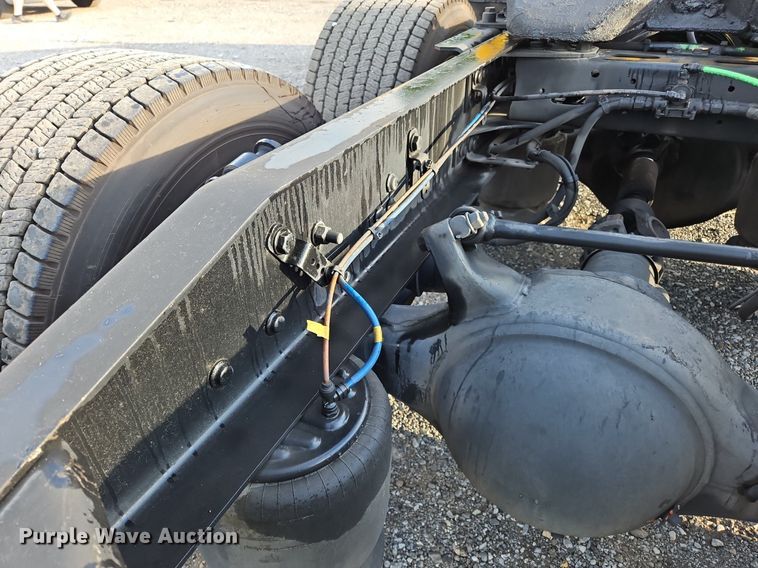 image for item OK9911 2020 Freightliner  Cascadia 126 semi truck