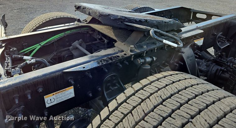 image for item OK9911 2020 Freightliner  Cascadia 126 semi truck