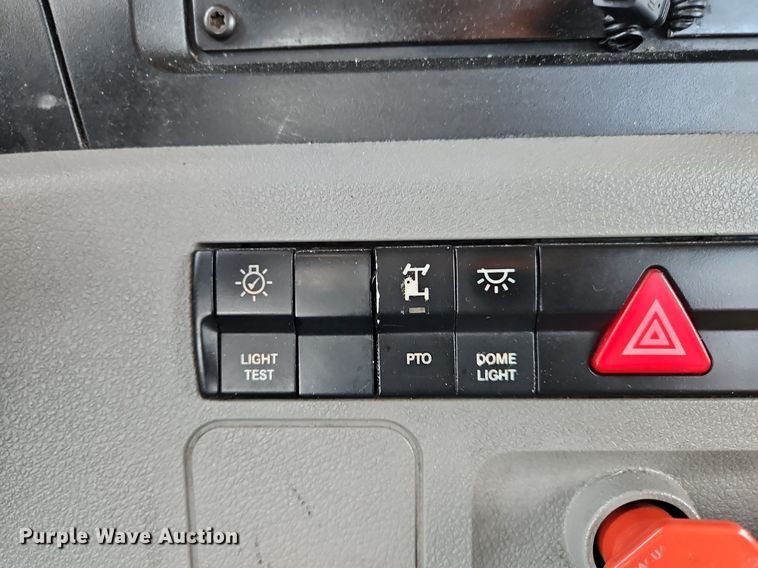 image for item OK9911 2020 Freightliner  Cascadia 126 semi truck