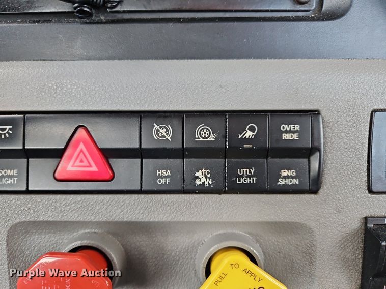 image for item OK9911 2020 Freightliner  Cascadia 126 semi truck