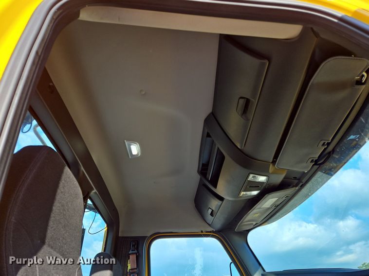 image for item OK9911 2020 Freightliner  Cascadia 126 semi truck