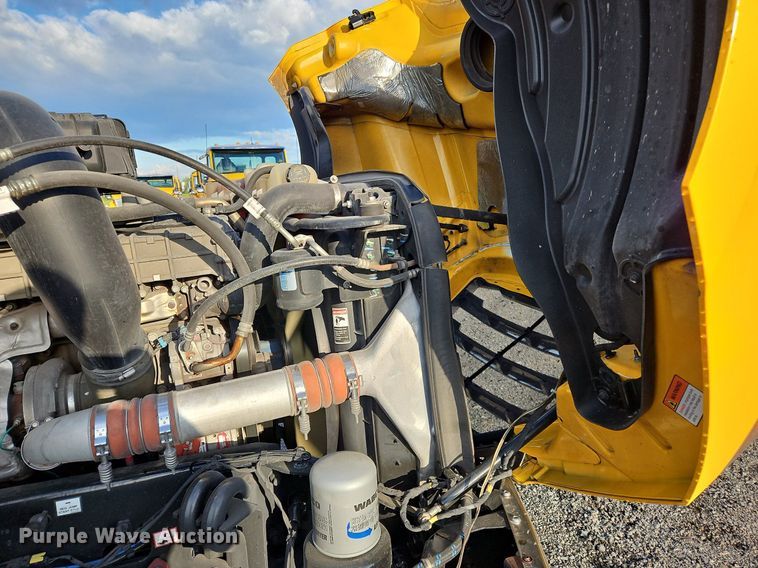 image for item OK9911 2020 Freightliner  Cascadia 126 semi truck