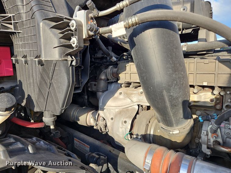 image for item OK9911 2020 Freightliner  Cascadia 126 semi truck