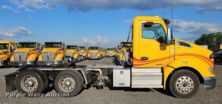 image for item OK9915 2020 Kenworth T680 semi truck