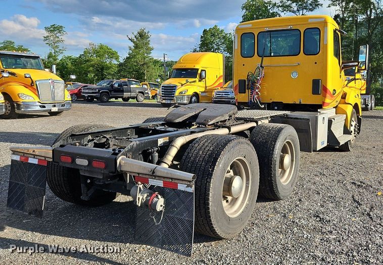 image for item OK9915 2020 Kenworth T680 semi truck