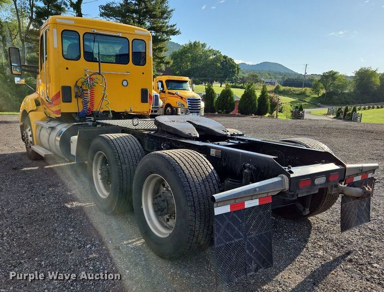 image for item OK9915 2020 Kenworth T680 semi truck