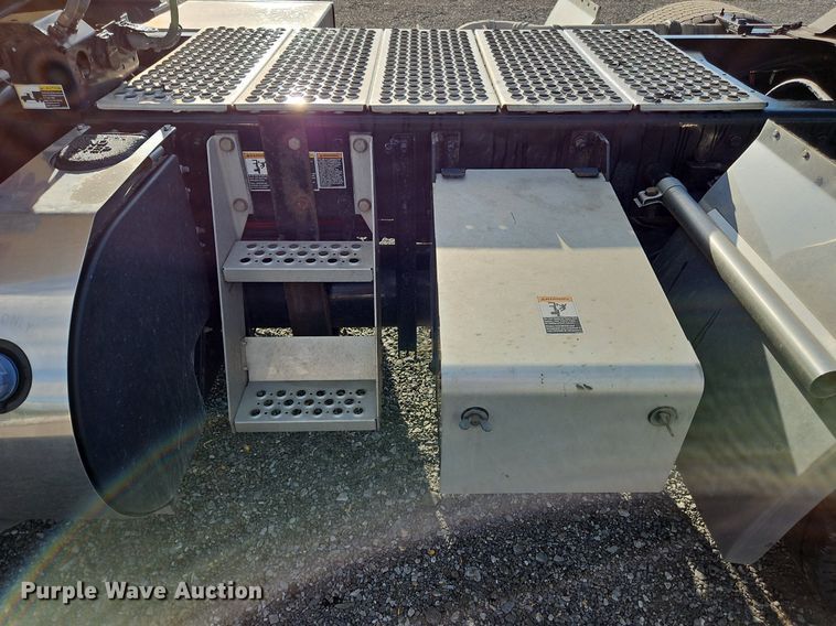 image for item OK9915 2020 Kenworth T680 semi truck