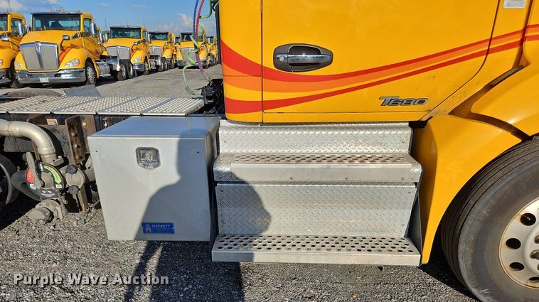 image for item OK9915 2020 Kenworth T680 semi truck