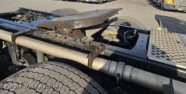 image for item OK9915 2020 Kenworth T680 semi truck