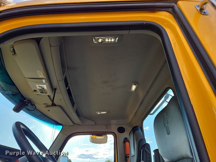 image for item OK9915 2020 Kenworth T680 semi truck