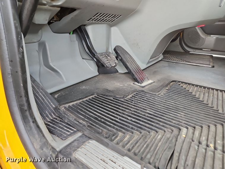 image for item OK9915 2020 Kenworth T680 semi truck