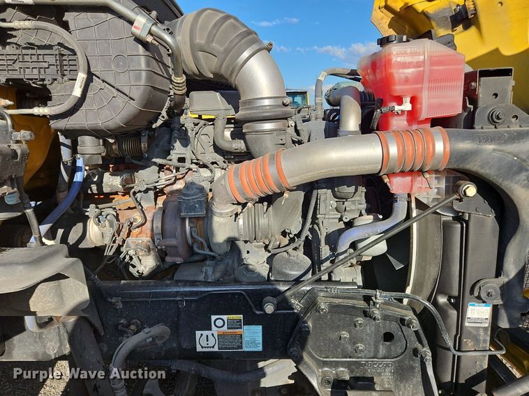 image for item OK9915 2020 Kenworth T680 semi truck