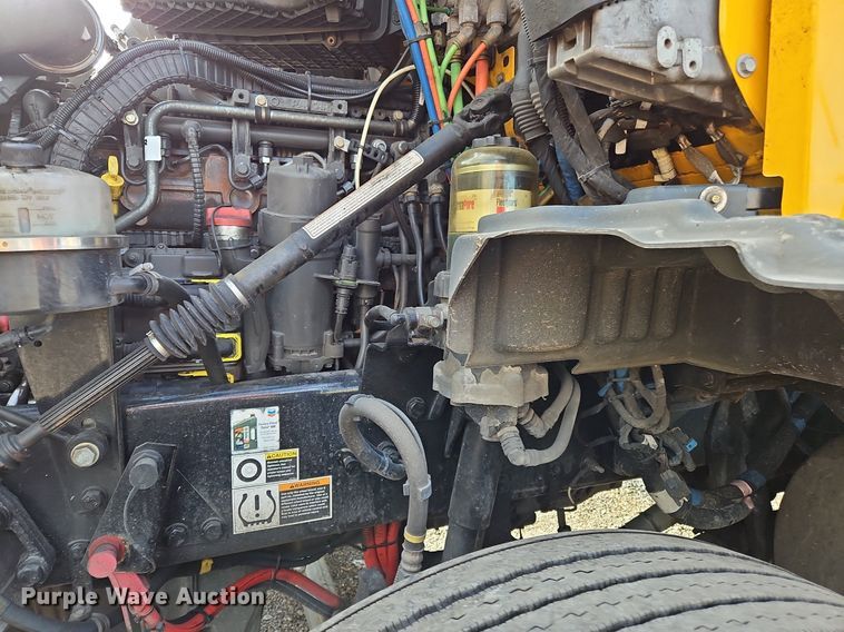 image for item OK9915 2020 Kenworth T680 semi truck